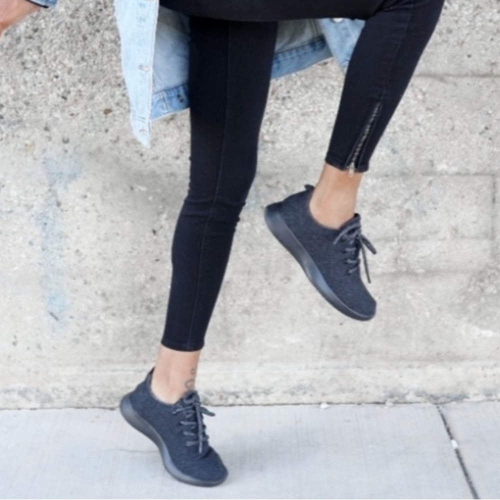 Allbirds Women's Tree Runners sneakers size 9 charcoal Gray